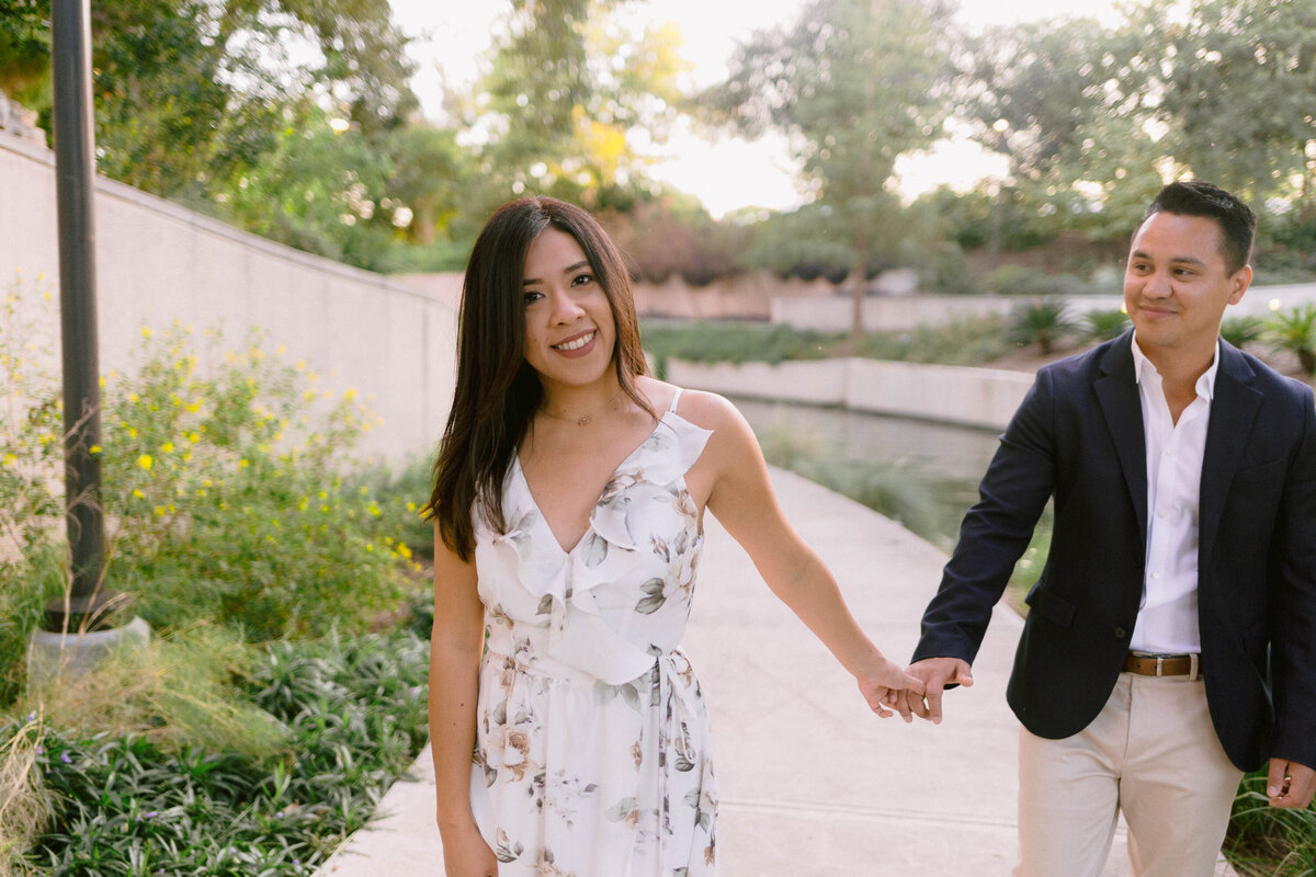 Texas-San-Antonio-Austin-Houston-Wedding-Photographer-Engagement-AR-Pearl-Brewery_0017
