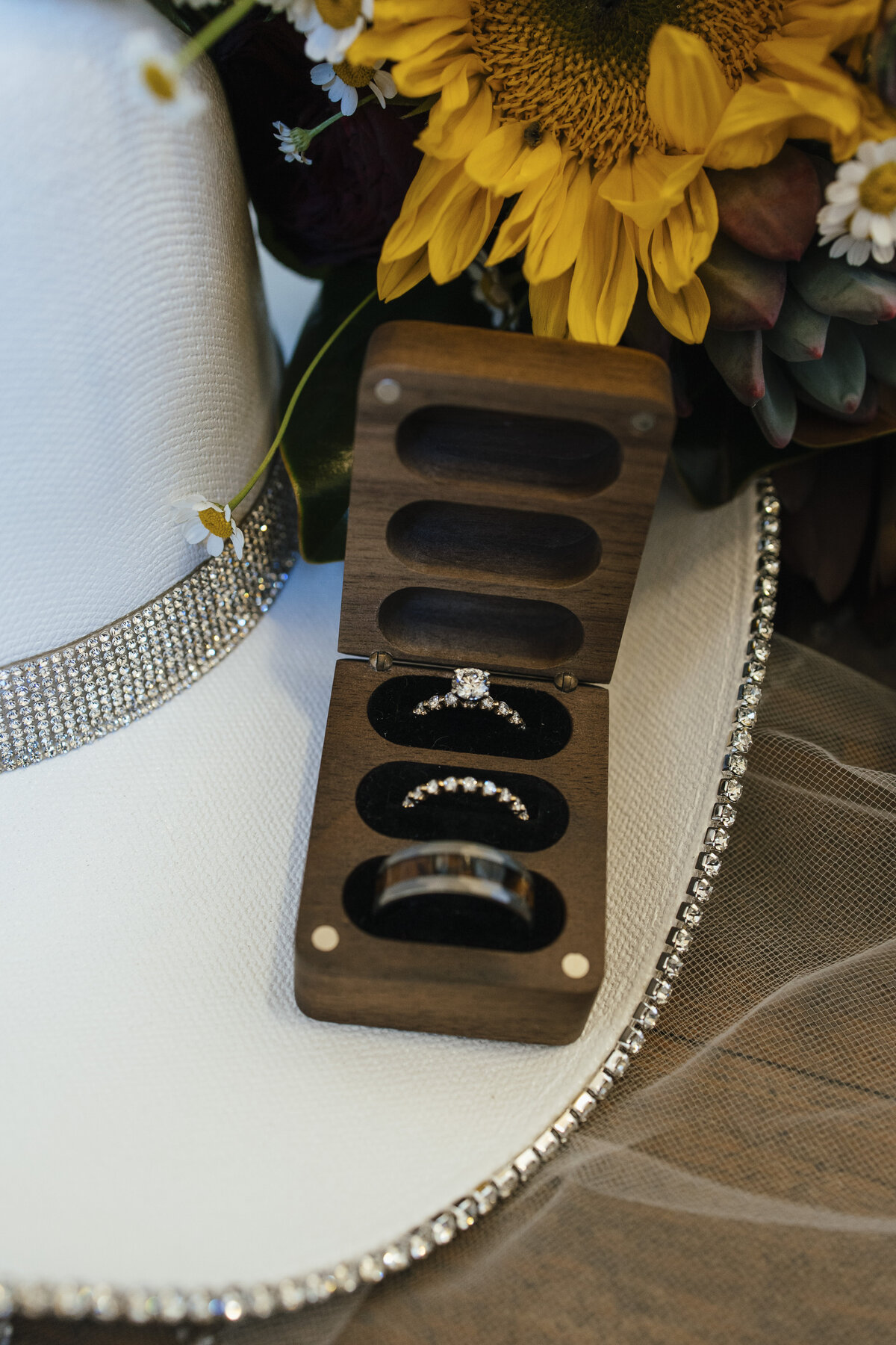 Breanne + Ryan_MacMoPhoto_44