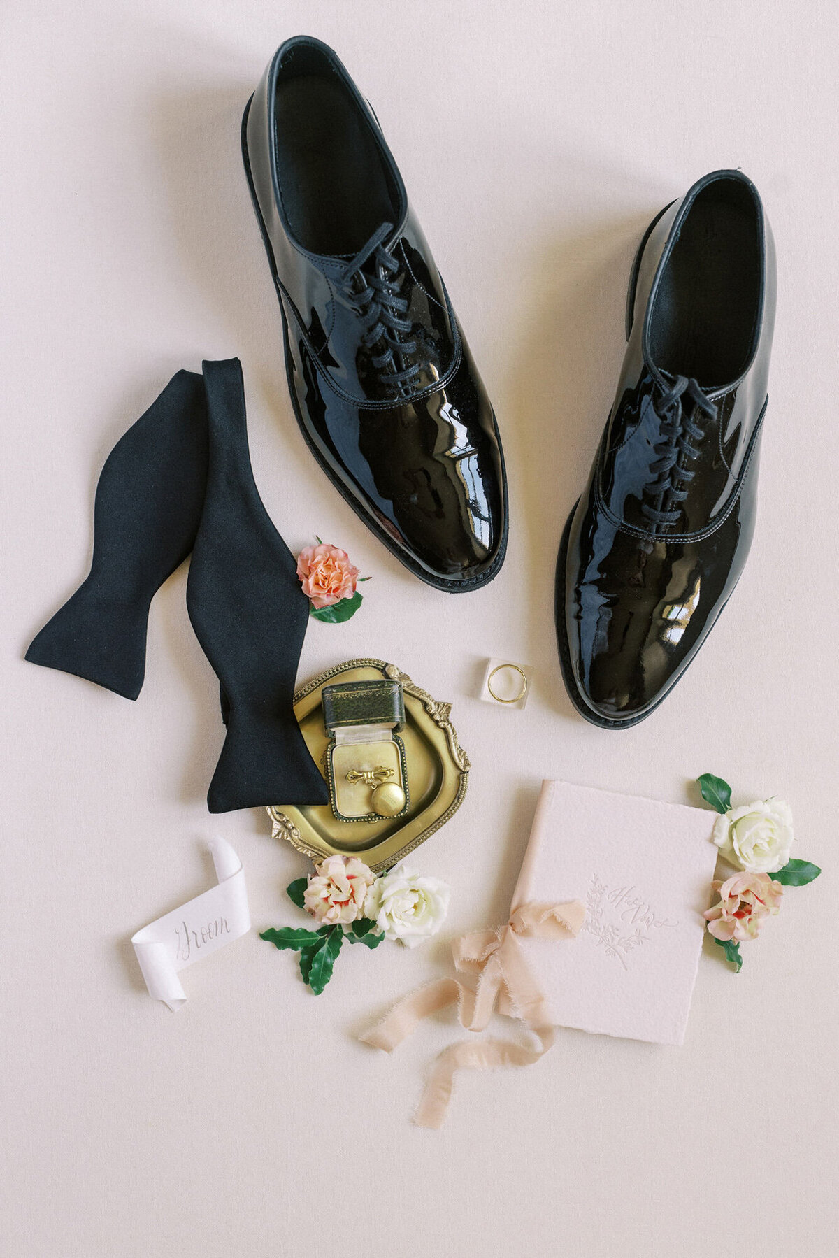 Maïlys Fortune Photography Husband Wife Wedding Weddings Photography France Switzerland Italy Timeless Dreamy Imagery Bilingual French English Destination Weddings Destination Wedding Provence French Riviera Paris Lake Como Tuscany10