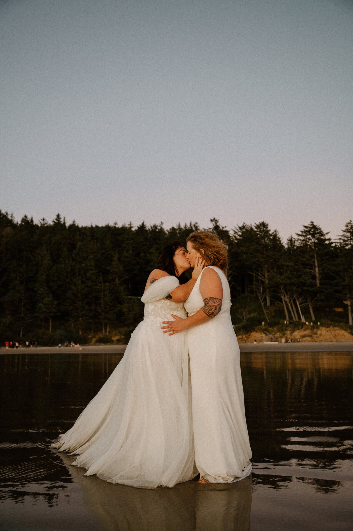 Oregon coast LGBTQ wedding Photos Oregon