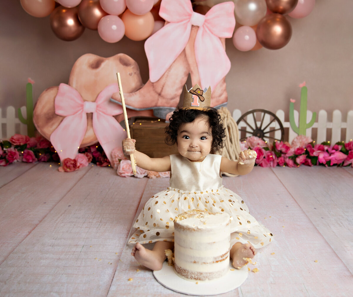 San Antonio baby first birthday photography cake smash photography studio lifestyle birthday photographer luxury studio