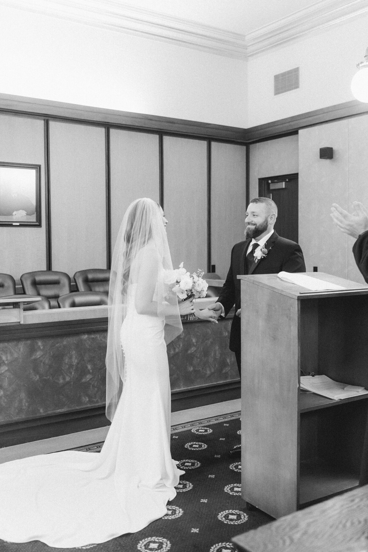 intimate-courthouse-elopement-pittsburgh
