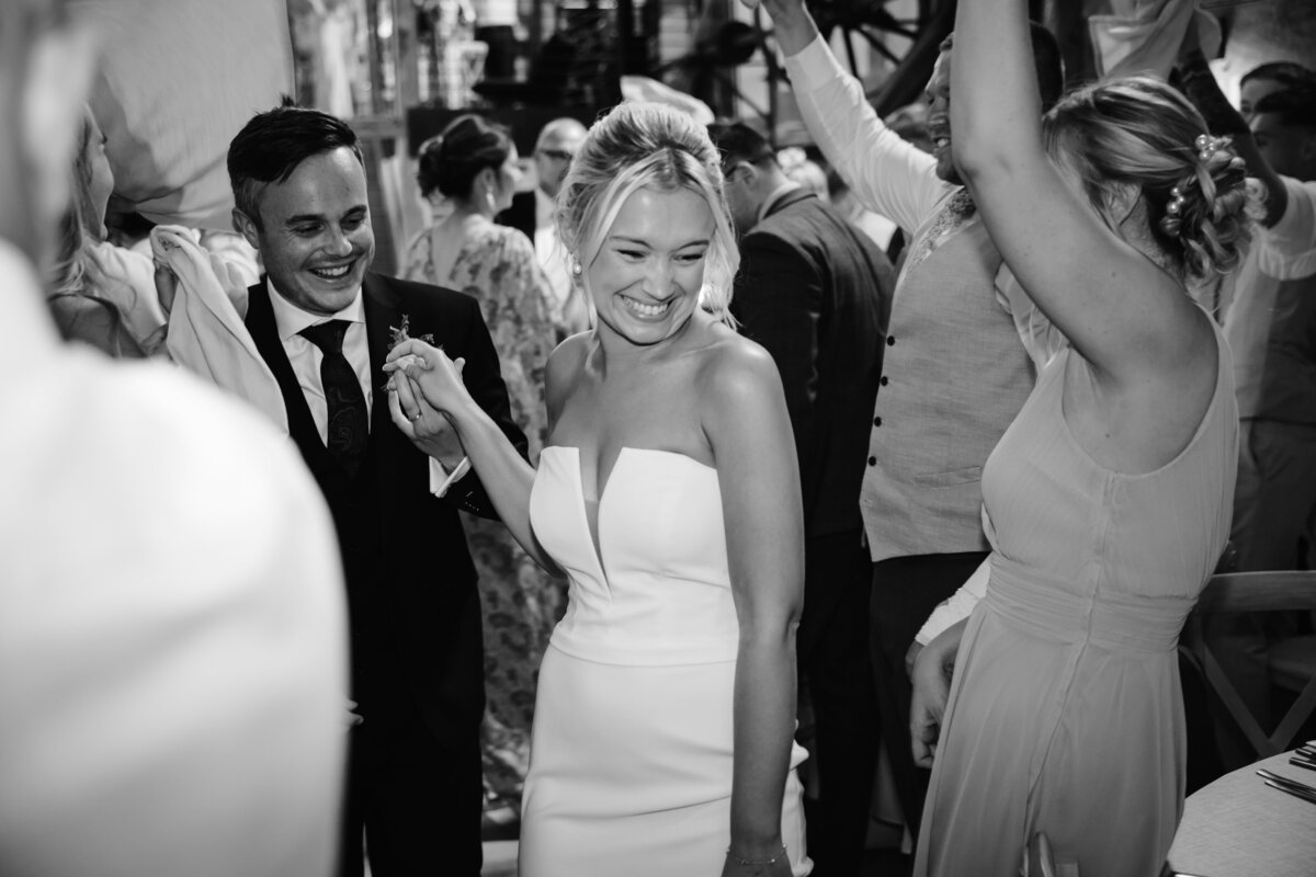 GraceDovePhotography_Matt&EmmaWedding_barnsandyardwedding-99