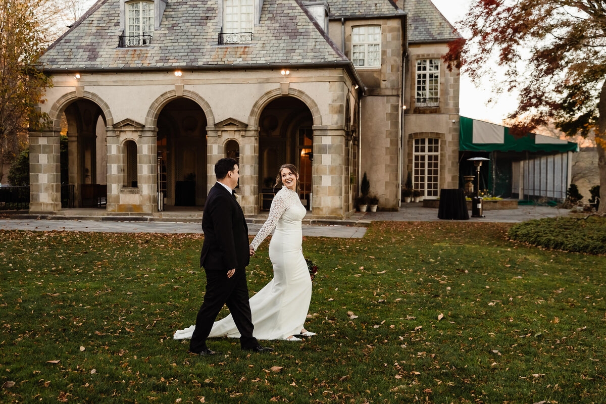 Nicole-Marcelle-Photography_045_winter-glen-manor-house-wedding