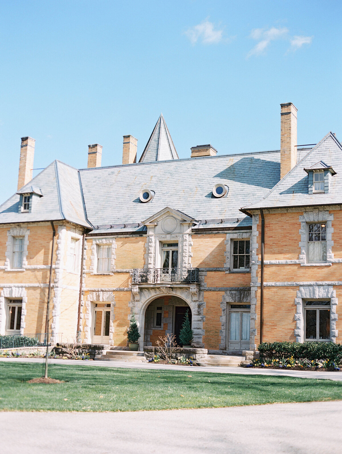 cairnwood-estate-spring-wedding-philadelphia-photographer-Tented-reception-Decor_057