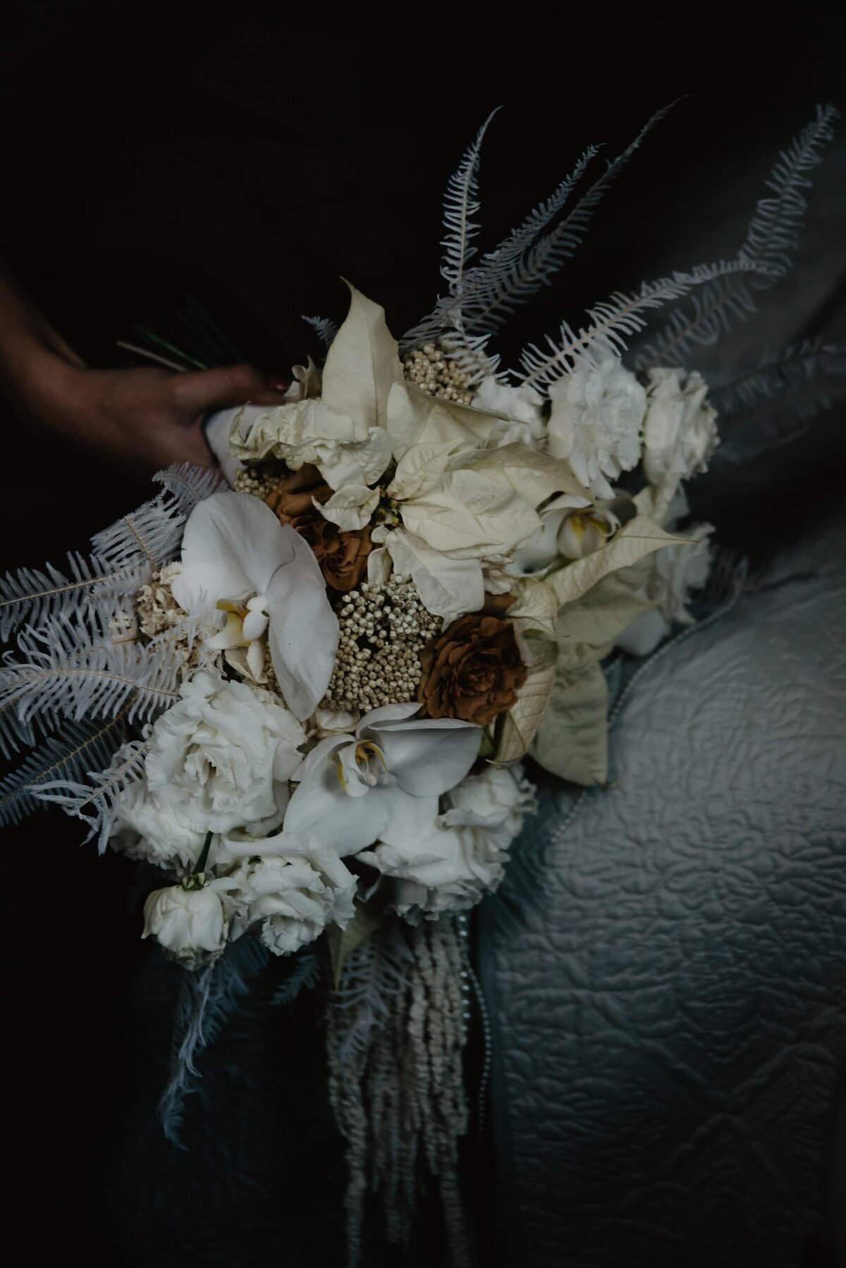 Champagne wedding photographerRomantic winter wedding - elopement at Château de Mairy in France _Wedding Photography by SELENE ADORES-047_ROV3214