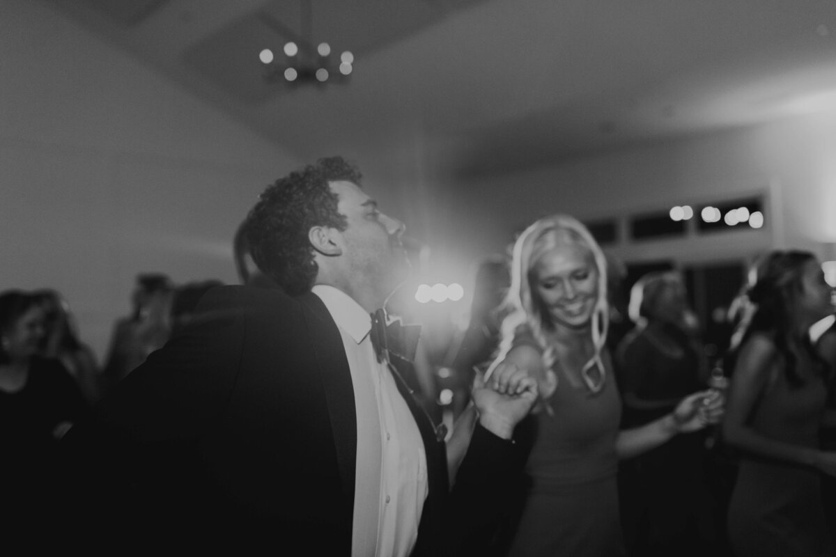 Kelsey-S-Photography-Minnesota-Wedding-Lifestyle-Photographer-Dance-Send-Off-097