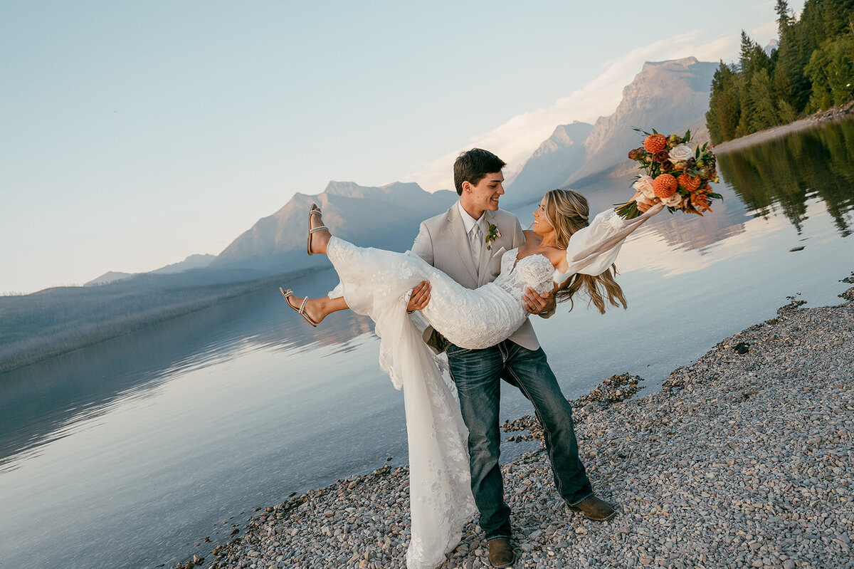 presley-gray-photo-glacier-national-park-elopement-7537