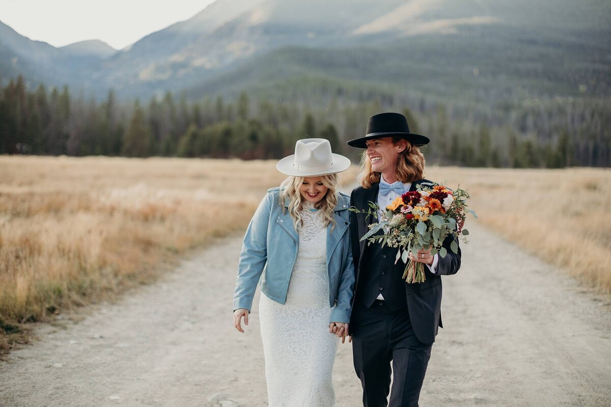 Colorado Airbnb Wedding_0033