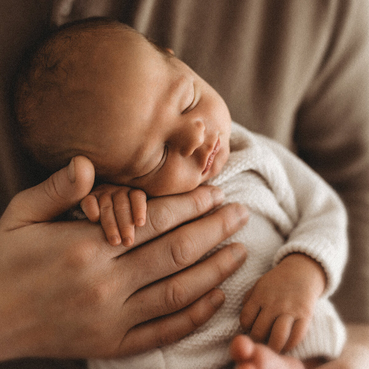 LittleWhitePhotography-Newborn-3