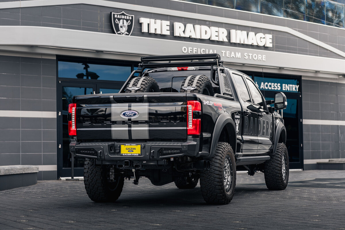 Ford-F-250-Shelby-Super-Baja-(Raiders)-15