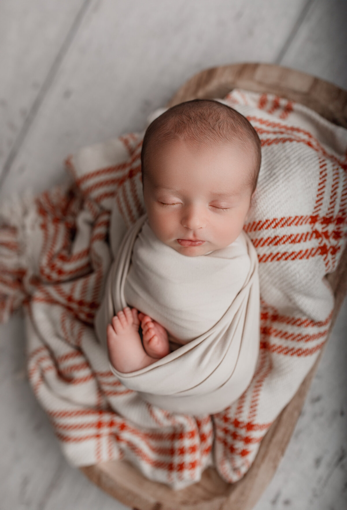 newborn-studio-wood crate