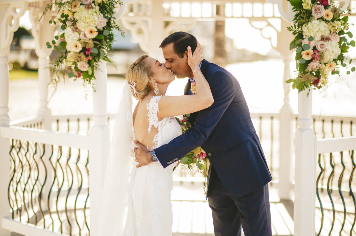 jonathan-hare-photo-isla-del-sol-elope-tampa-chantilly-chic-celebrations-7