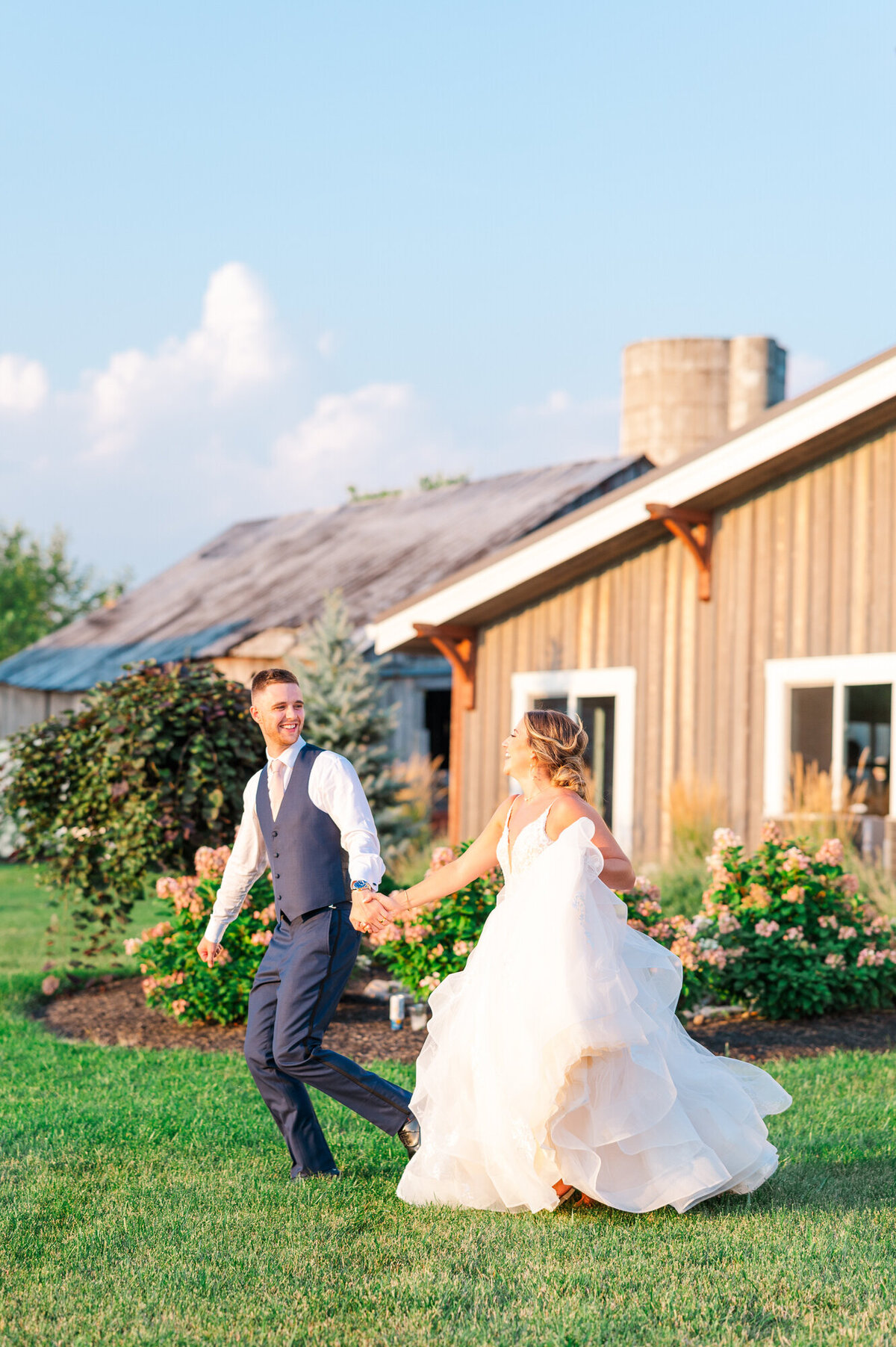 Ohio Wedding-Stone Valley Meadow-Outdoor Venue-Barn _ 0150