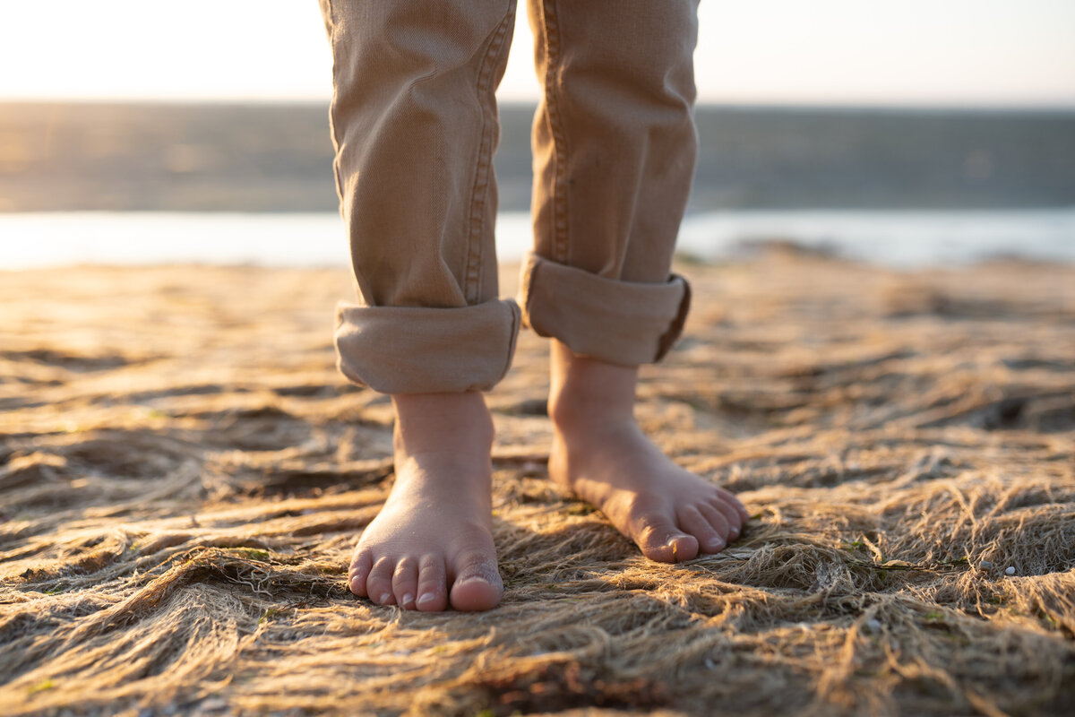 richmond-family-photographer-cape-charles-sandy-feet