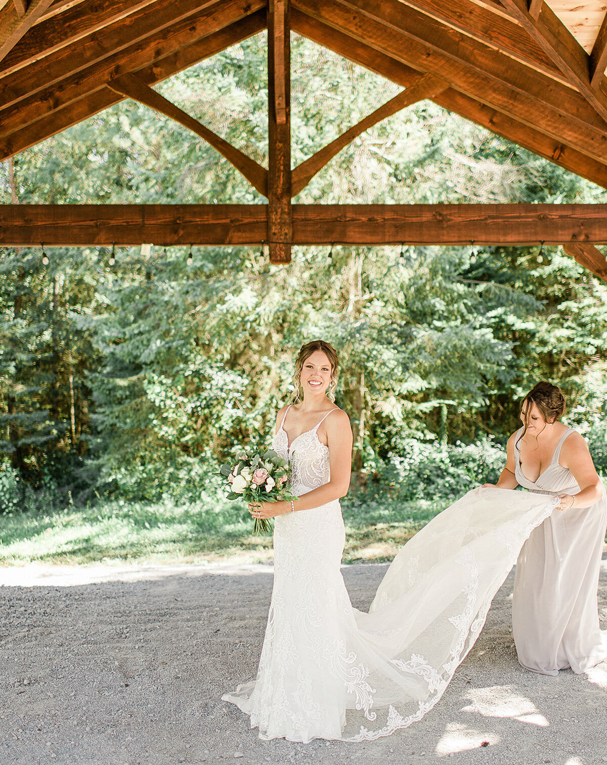 bride and sister