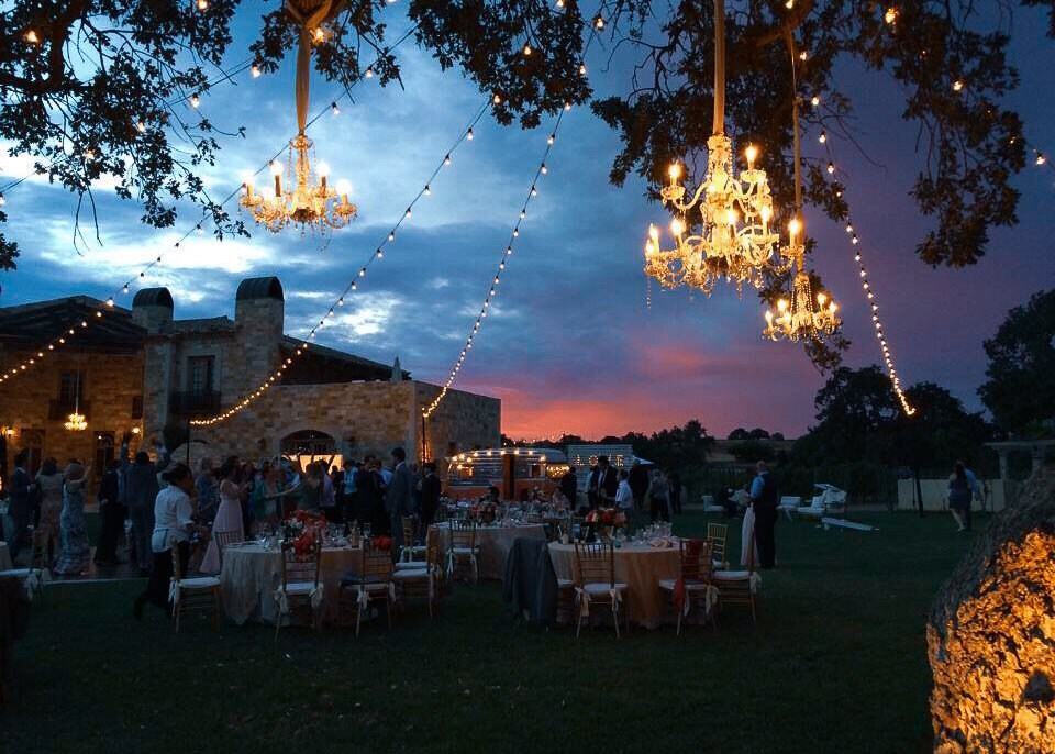 outdoor-wedding-chandelier-dusk
