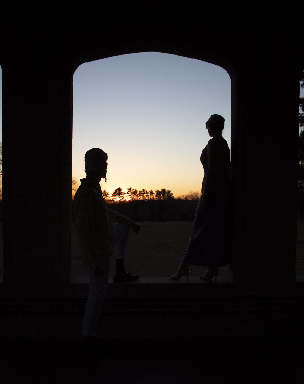 singers-in-silouette