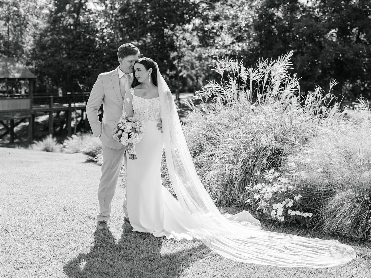 shea-gibson-mississippi-marriage-motherhood-photographer-sellers-wedding-385