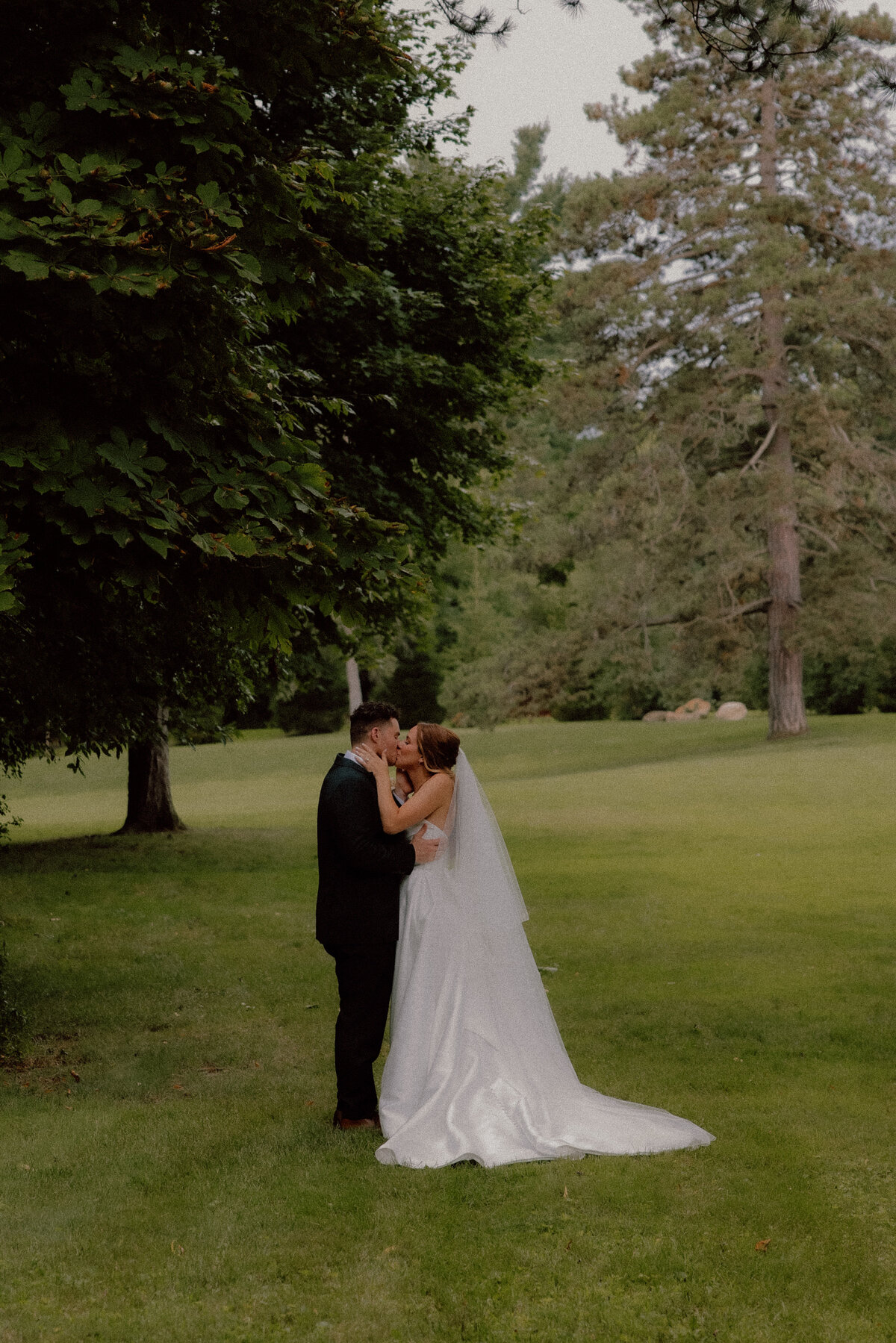 gabby-mike-buffalo-wedding-day-8