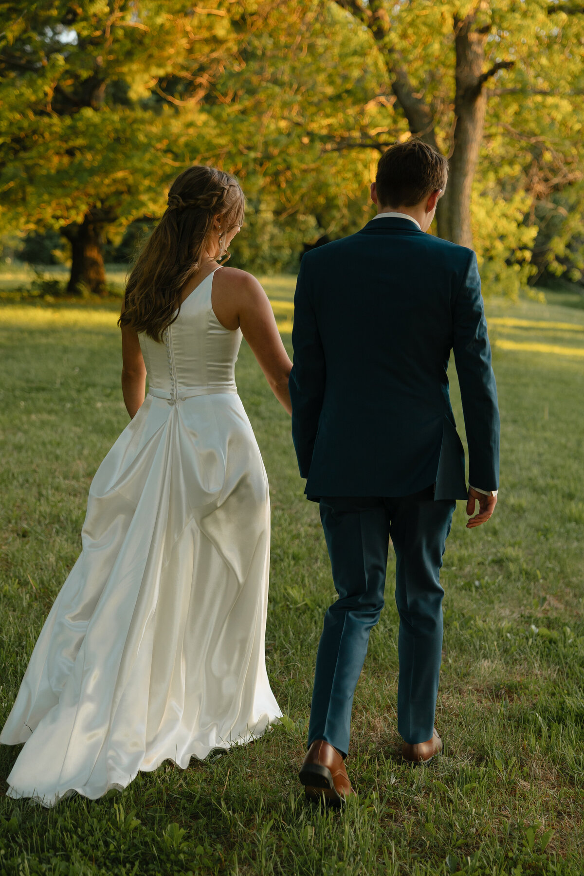 Sydney and Brant's Rustic Midwest Wedding Photography-721