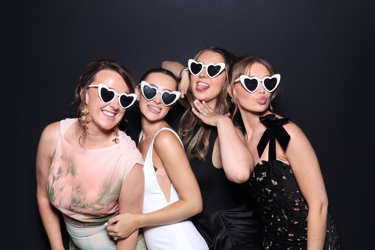 photobooth_london_essex_weddings_21