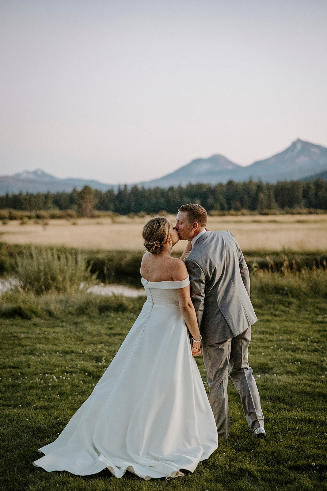 bride and groom sunset black butte ranch