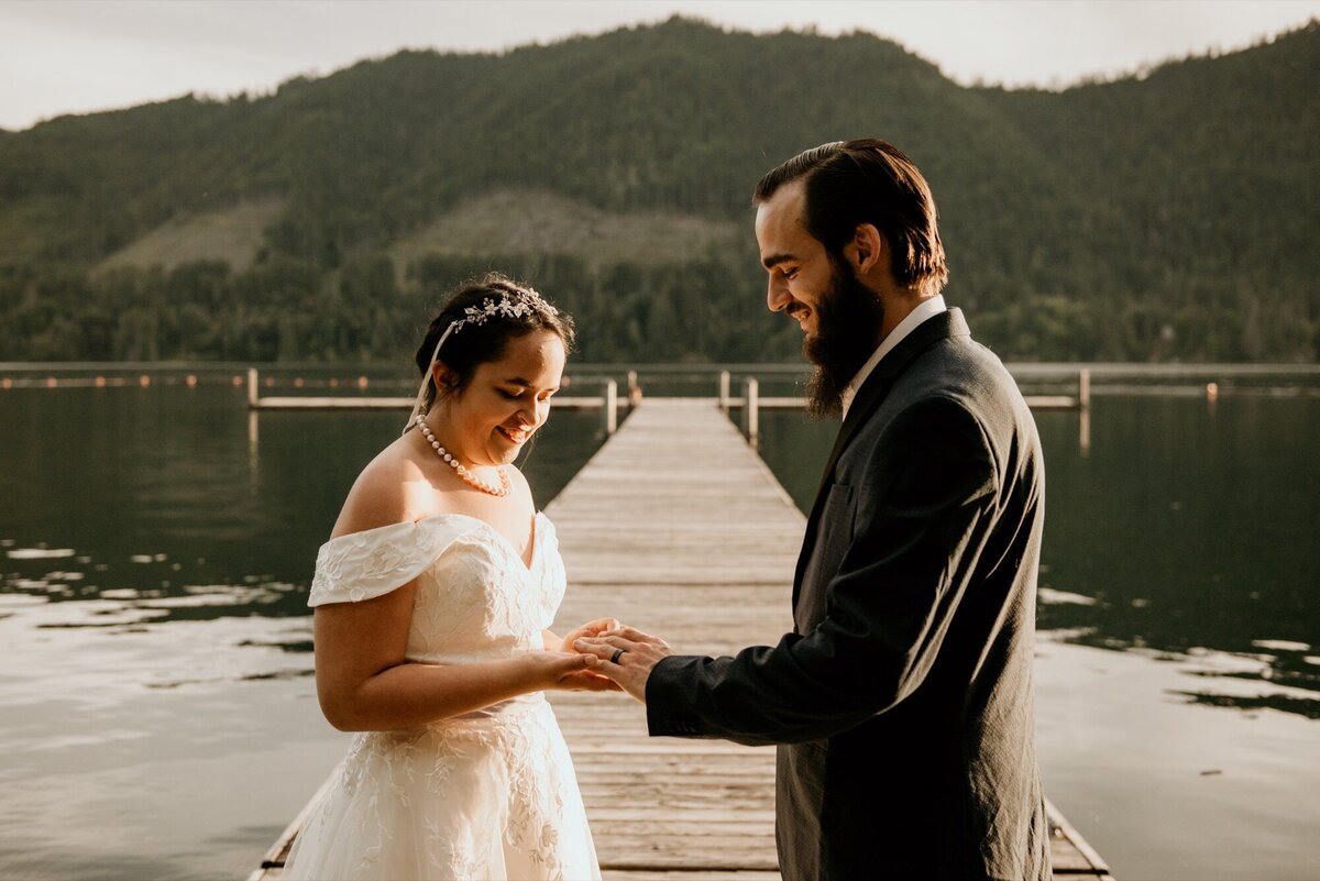 Elopement Lake Cushman  PNW