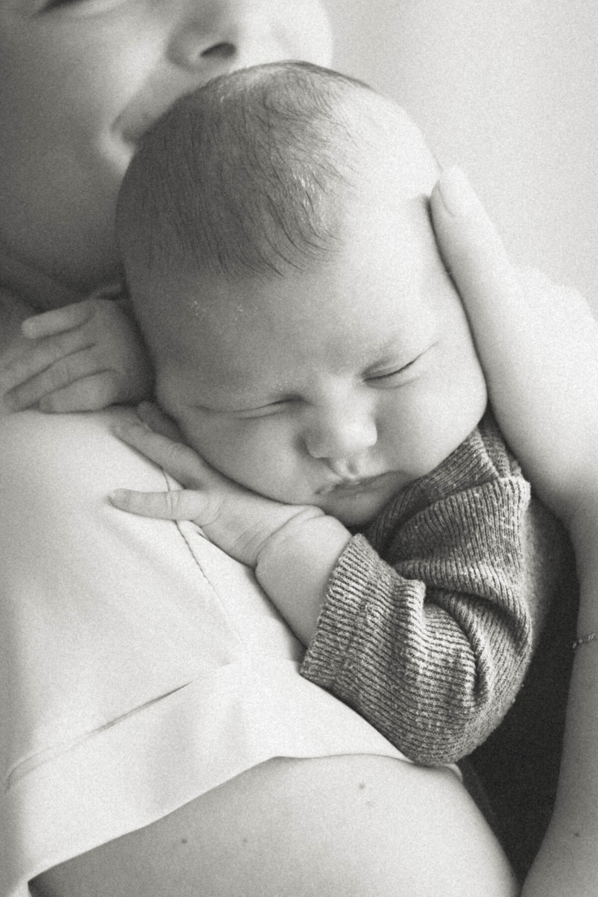 newborn fotograaf - gezinsfotograaf - zwangerschapsfotografie - videograaf - Sint-Niklaas - Pictures by Jess - Mama en baby shoot