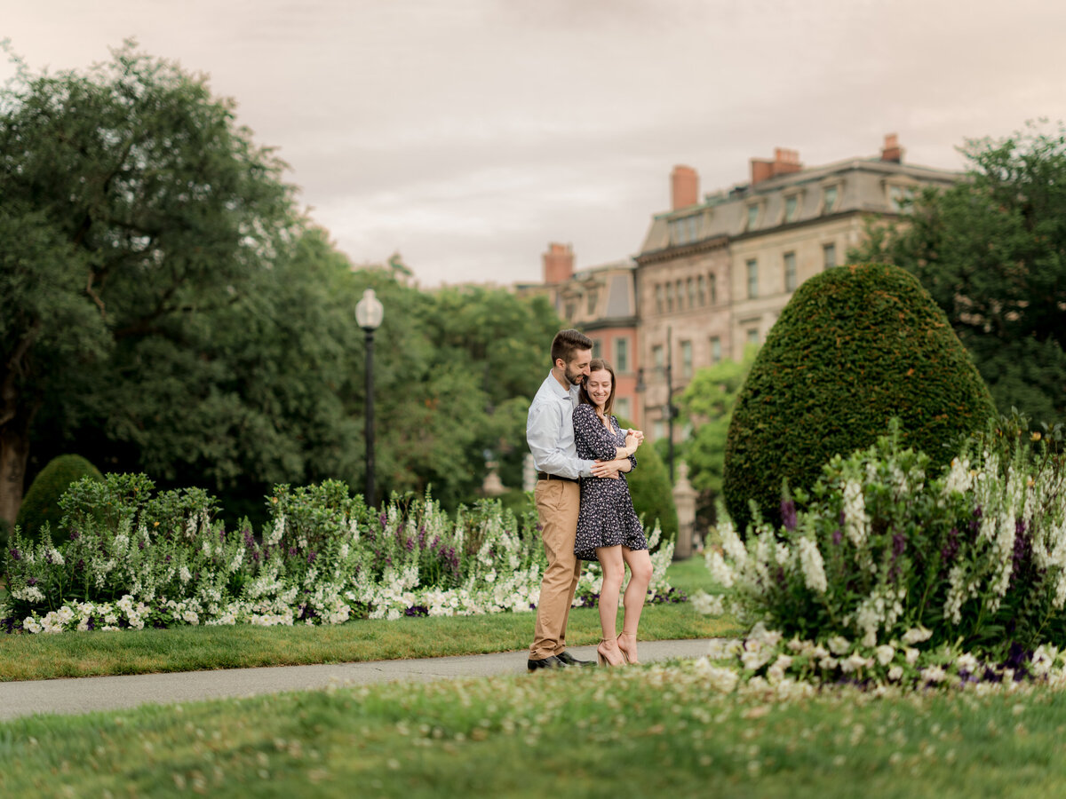 Boston-Wedding-Photographer-Public-Gardens-Engagement-Photoshoot-2