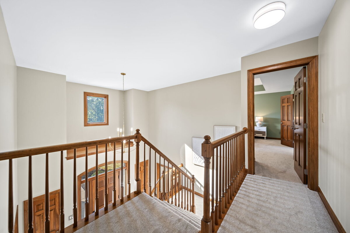 51-web-or-mls-A7407493