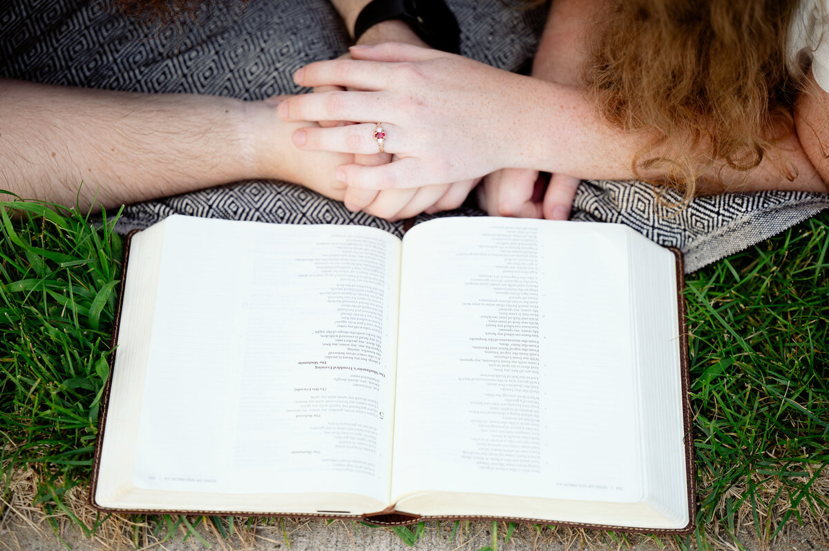 6756-Engagement Photography Nicole Hollenkamp St Cloud MN Central MN