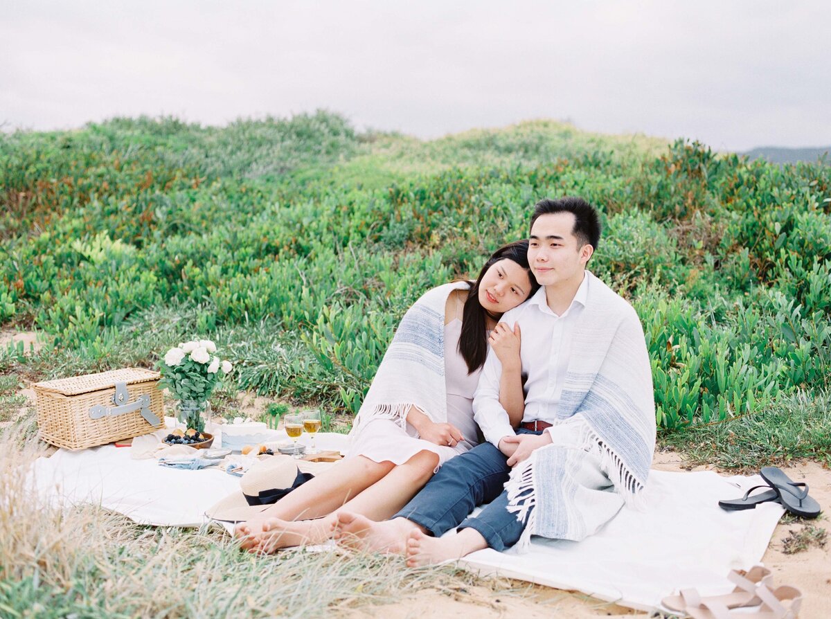 Sydney beachside picnic couple portrait 27