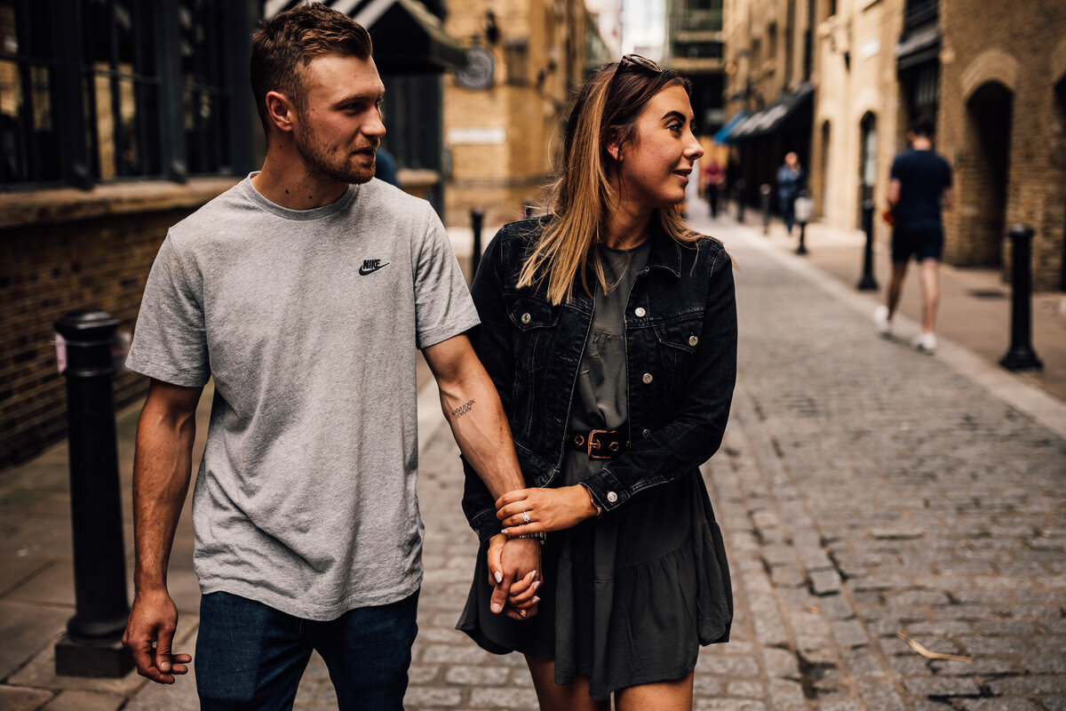 Josh-Hollys-Proposal-at-Tower-Bridge-8