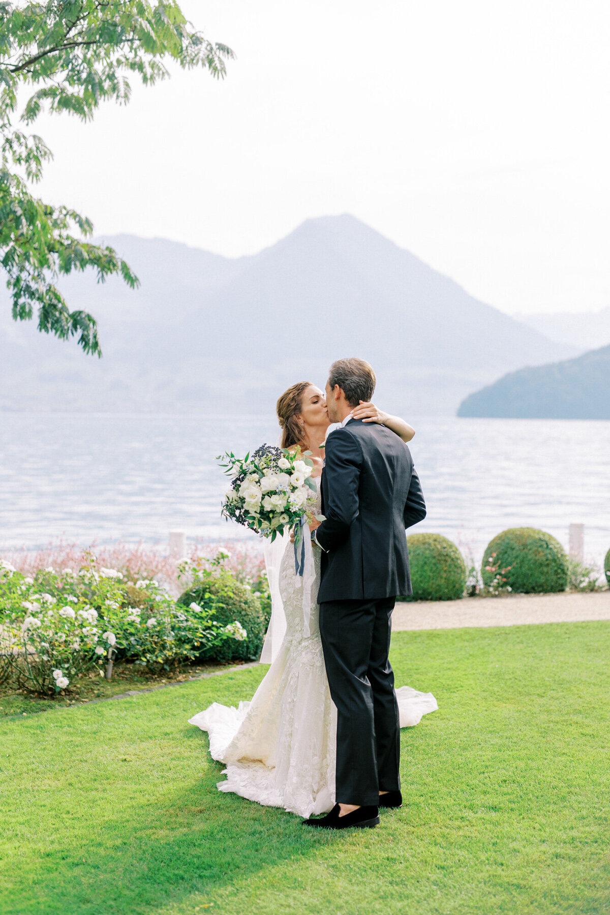 Maïlys Fortune Photography Husband Wife Wedding Weddings Photography France Switzerland Italy Timeless Dreamy Imagery Bilingual French English Destination Weddings Destination Wedding Provence French Riviera Paris Lake Como Tuscany57