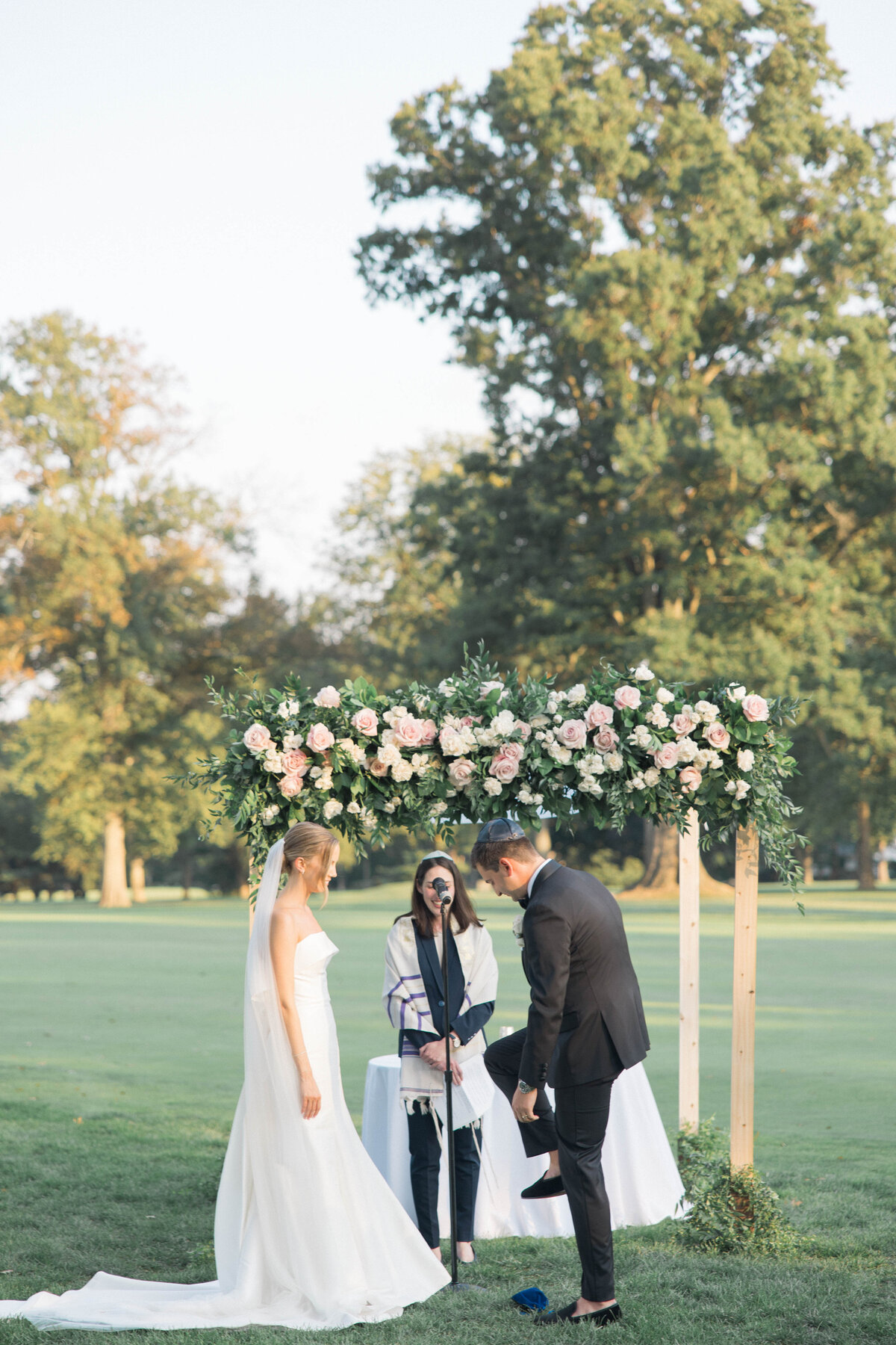 Molly Sue Photography New Jersey + East Coast Wedding Photographer Romantic Imagery Engagement Lifestyle Heirloom Wedding Albums49658