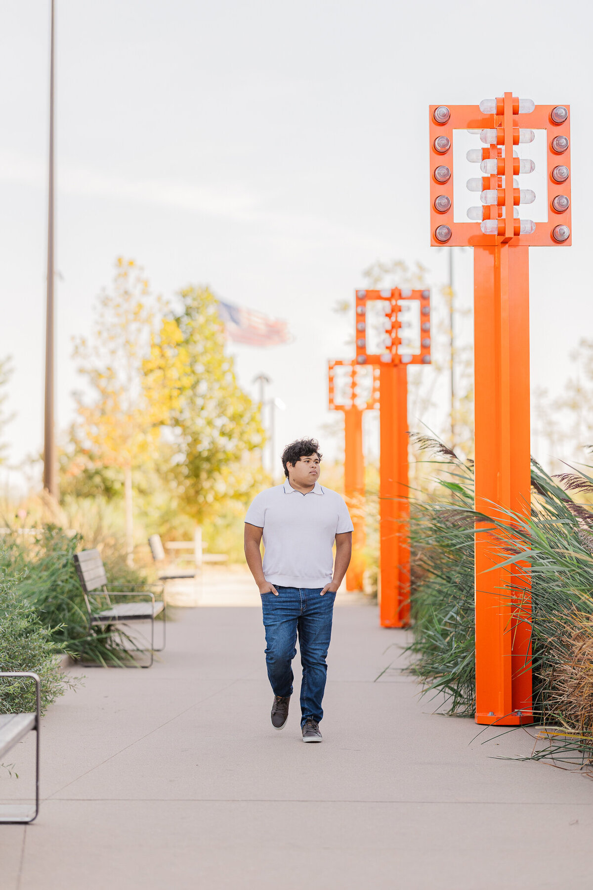 Claire Katan Creaive senior sesison photography in downtown Omaha Gene Leahy Mall.