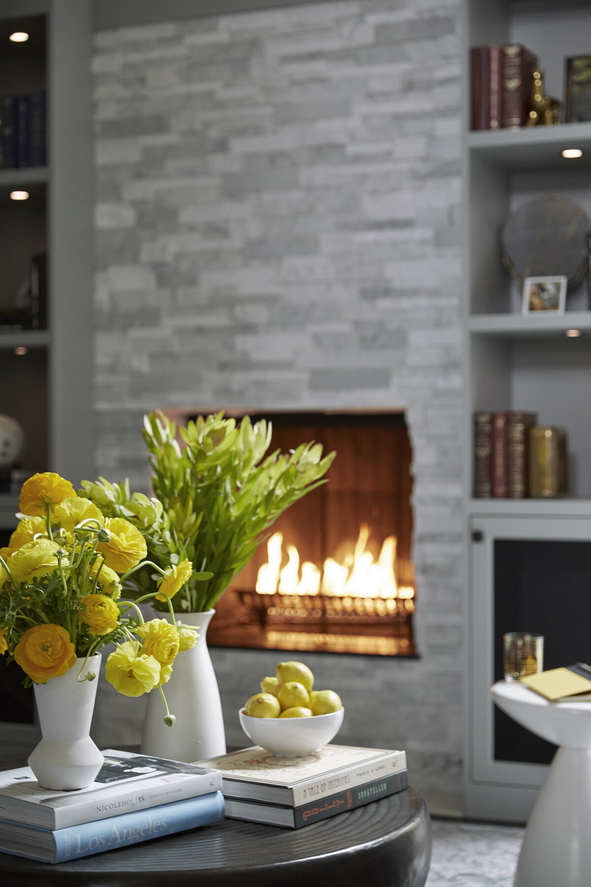 Detail living room fireplace with flowers