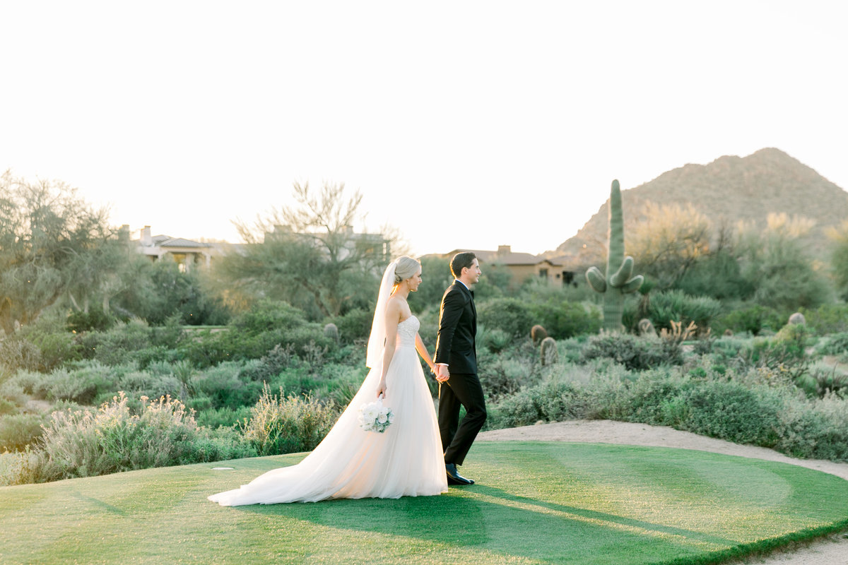 Karlie Colleen Photography - Arizona Wedding at The Troon Scottsdale Country Club - Paige & Shane -690