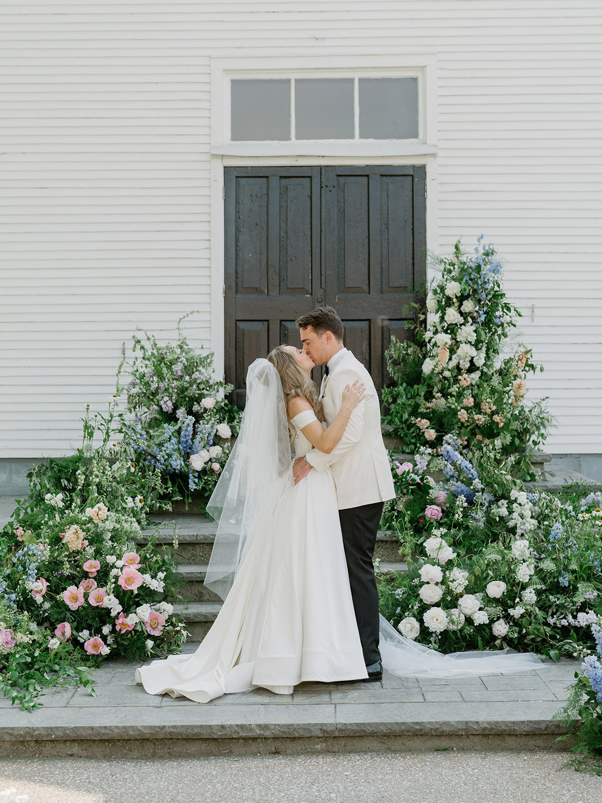 Sarah & Blake Sneak Peeks-149