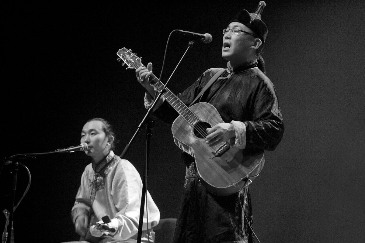 Bart Van der Moeren - BackOnFront - 123 - Hanggai