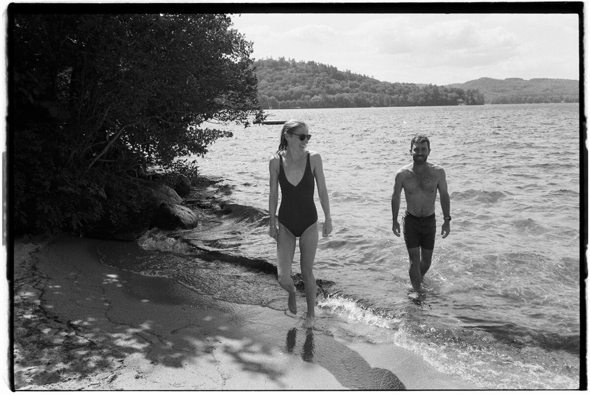 bride-groom-swimming