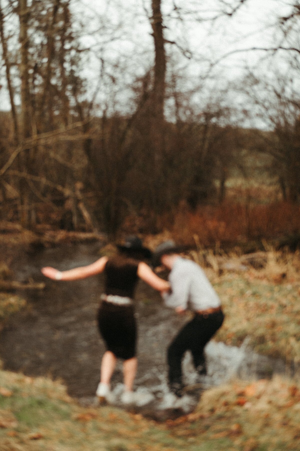 presley-gray-photo-montana-western-style-engagement-4559