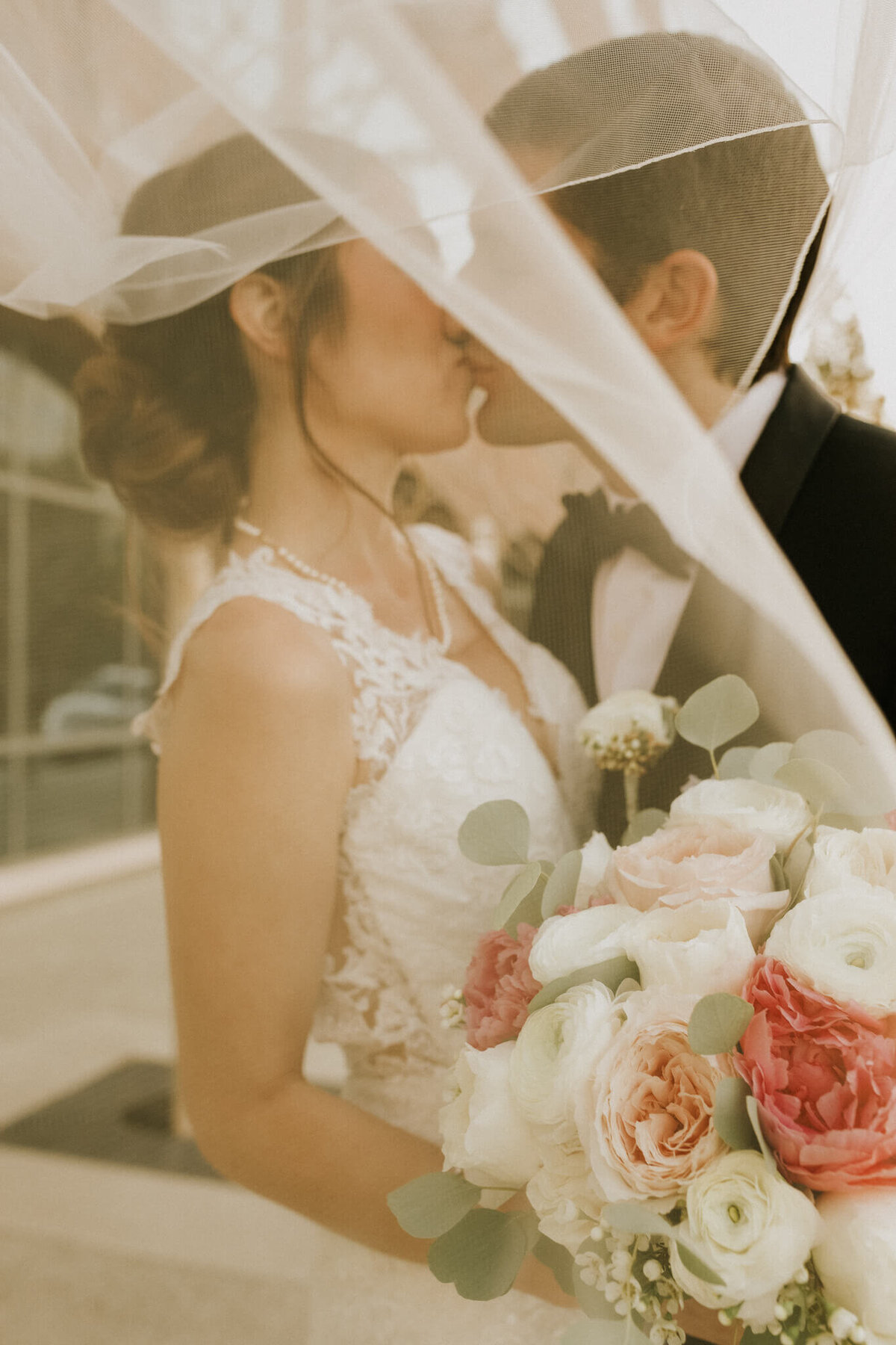 veil-romantic-detail-intimate-wedding-aesthetic