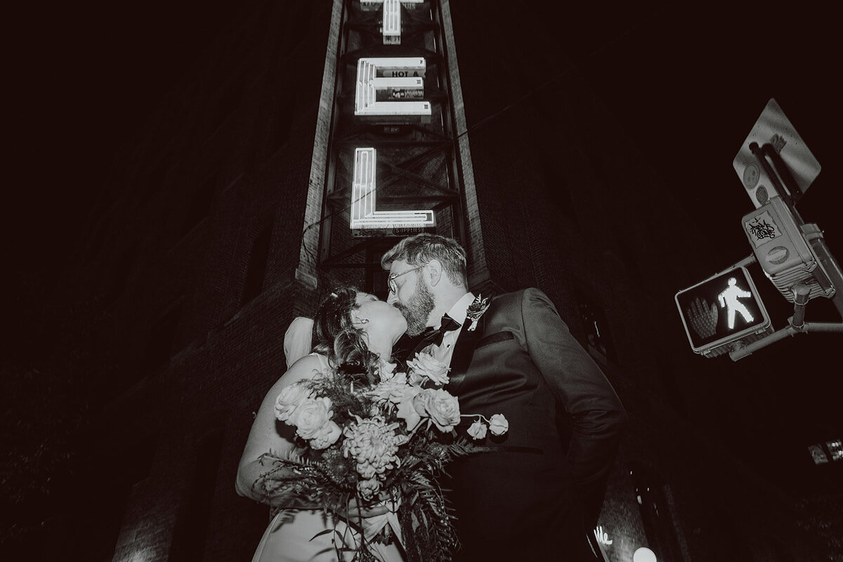 0067_20221119_PREVIEW_Julia+AJ_BW