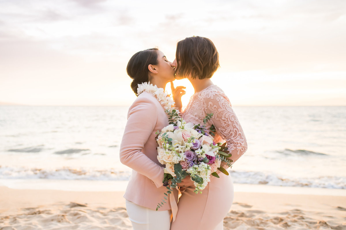 Maui wedding photography - lesbian
