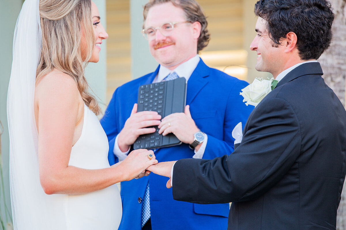Destination-Wedding-Beach-Kiser-Images61