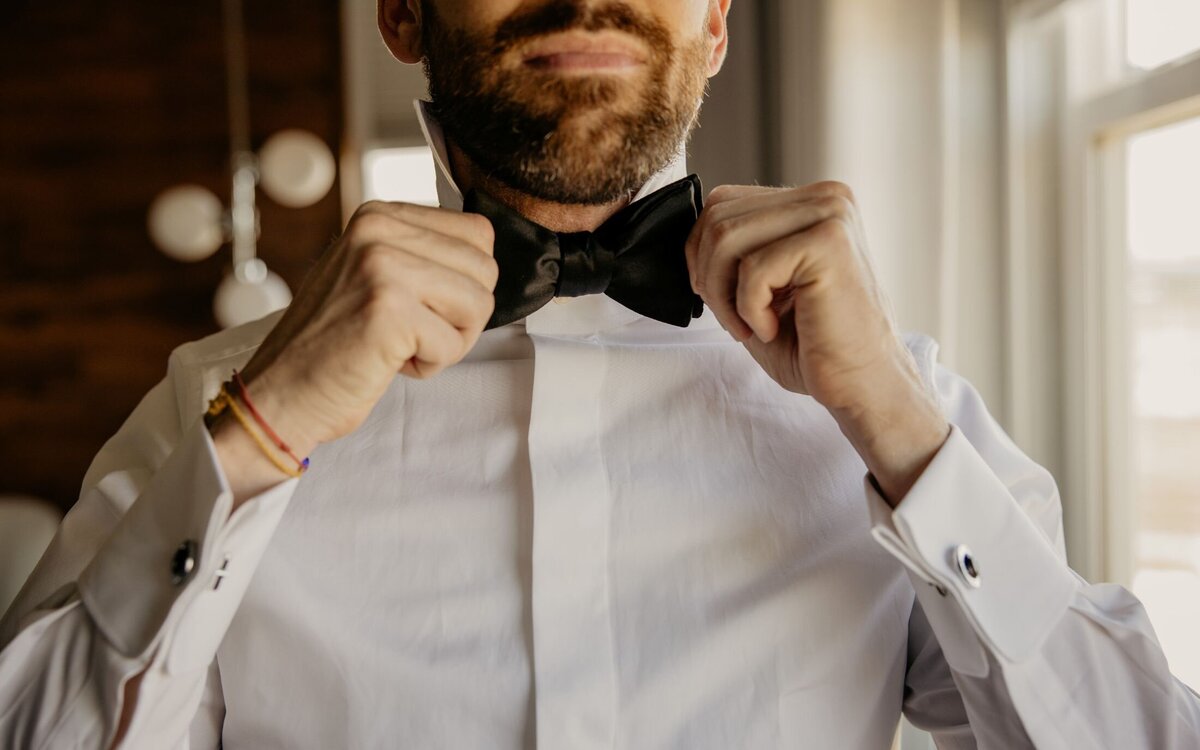 groom bow tie