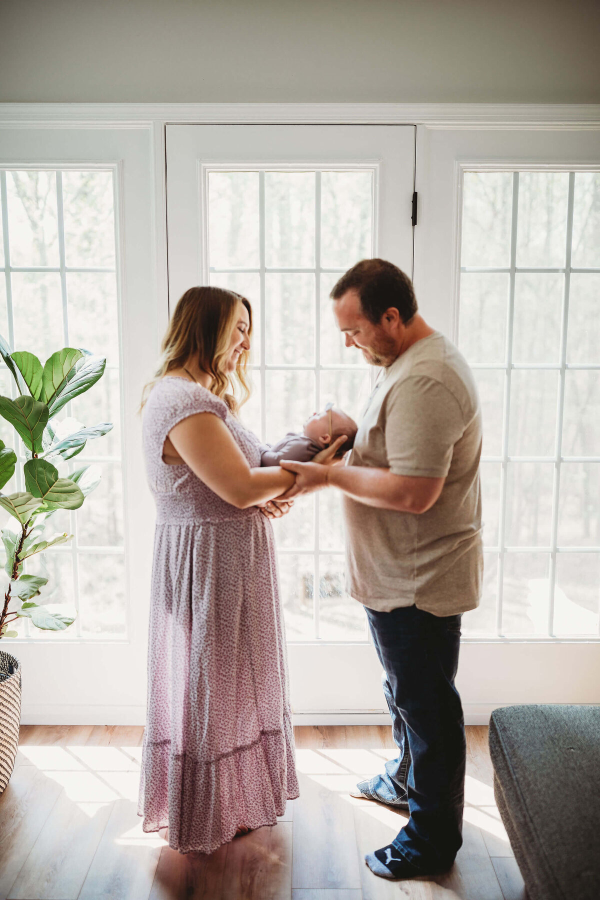 Harrisonburg-Newborn-Photographer-2-165