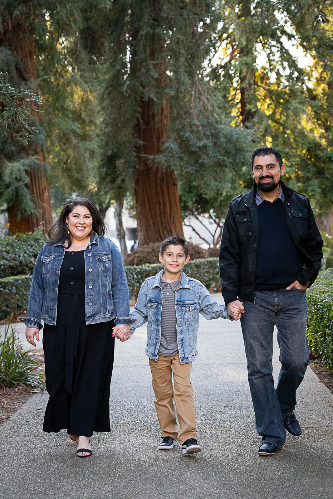 KS-Gray-Photography-family-portraits-in-orange-county-parents-and-son-walking